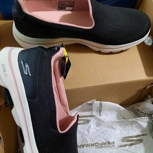 Womens Skechers GOwalk 5